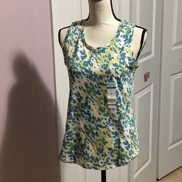 2 for $6
Blue and Yellow Floral Sleeveless Tank Top - Picture 1 of 3